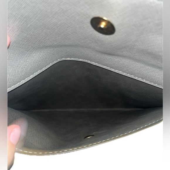 ELIM & PAUL Faux Leather Wristlet & Strap, Gray NWOT - Picture 2 of 4